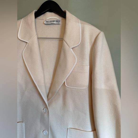 Vintage European Elegance: Weinberg Cream Piped Blazer - Picture 3 of 13